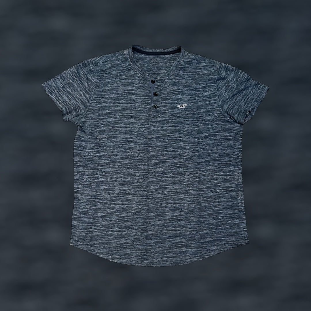 Hollister T-shirt i storlek S